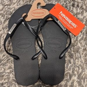 NWT Havaianas Black Flip Flops